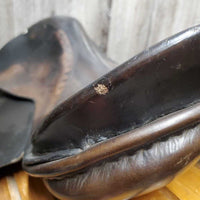 17" MW *5.25" County Saddlery Dressage, Front Pencil Block, Wool Flocked, Flaps: 16"L x 11"W Serial #: 86030815 No 3 Fit

