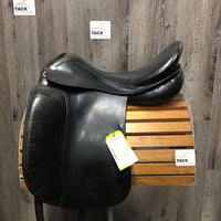 18" M *4.5 Prestige Appaloosa Dressage, Felt Flocked, Lg Front Blocks, Flaps: 16.5"L x 13"W Serial #: 18 33 233 060 320 806 B 35
