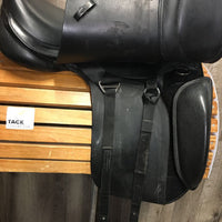 17.5 Adj *Red/Wide Gullet in Kent & Masters Dressage Saddle, Blocks: 2 lg & 2 Xlg, Extra Gullets: White - W/XW, Yellow - XW/XXW Wool Flocking, Front & Rear Gusset Panels, Flaps: 16.75"L x 12.5"W Serial #: MDM 17 5 48916
