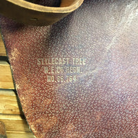 14 M *4" Syd Hill Leader Laureate Aussie Saddle, stirrup leathers, over girth, Narrow Aluminum Western Stirrups, 33" cotton string girth, Flaps: 18"L x 12"W Serial # 65764