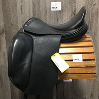 17" MW *4.75" 4 Star Saddlery Dressage Saddle, wool Flocking, Xlg Front Blocks, Flaps: 17.5"L x 12"W Serial #: ?6 8841 17
