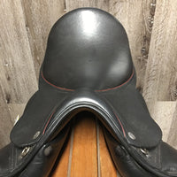 17" MW *4.75" 4 Star Saddlery Dressage Saddle, wool Flocking, Xlg Front Blocks, Flaps: 17.5"L x 12"W Serial #: ?6 8841 17
