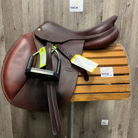17.5 MW *5.25 CWD SE01 Close Contact, CWD 56" Stirrup Leathers, Sprenger Bow Flex Stirrup Irons, 2 Billet Guards, Red Fleece lined CWD Cover, Med Front & Back Blocks, Foam Panels, Flaps: 15" L x 14" W Serial #: SE01 17.5 TC 4L PA 705 205 305 RT 15 417778