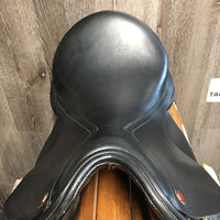 18 MW *5 Albion Legend K2 Dressage Saddle, Red Albion Fleece Cover, Black Leather Cantle Cover, Wool Flocking, Front & Rear Gusset Panels, Lg Front Blocks, Flaps: 16.75"L x 12.5"W Serial #: 315 18 68981
