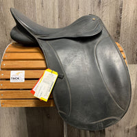 16.5M *5" Wintec Pro Dressage, 2 Billet Guards, No Blocks, Foam Panels, Synthetic, Rear Gusset Panels, Flaps: 17.25"L x 12"W Serial #: A* 007252

