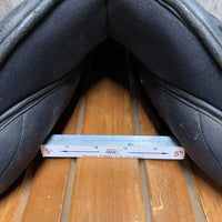 16.5M *5" Wintec Pro Dressage, 2 Billet Guards, No Blocks, Foam Panels, Synthetic, Rear Gusset Panels, Flaps: 17.25"L x 12"W Serial #: A* 007252
