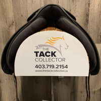 16.5M *5" Wintec Pro Dressage, 2 Billet Guards, No Blocks, Foam Panels, Synthetic, Rear Gusset Panels, Flaps: 17.25"L x 12"W Serial #: A* 007252