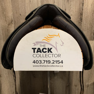 16.5M *5" Wintec Pro Dressage, 2 Billet Guards, No Blocks, Foam Panels, Synthetic, Rear Gusset Panels, Flaps: 17.25"L x 12"W Serial #: A* 007252