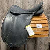 16.5M *5" Wintec Pro Dressage, 2 Billet Guards, No Blocks, Foam Panels, Synthetic, Rear Gusset Panels, Flaps: 17.25"L x 12"W Serial #: A* 007252
