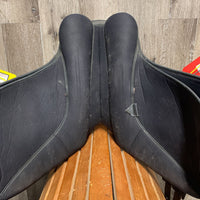 16.5M *5" Wintec Pro Dressage, 2 Billet Guards, No Blocks, Foam Panels, Synthetic, Rear Gusset Panels, Flaps: 17.25"L x 12"W Serial #: A* 007252