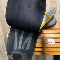 16.5M *5" Wintec Pro Dressage, 2 Billet Guards, No Blocks, Foam Panels, Synthetic, Rear Gusset Panels, Flaps: 17.25"L x 12"W Serial #: A* 007252
