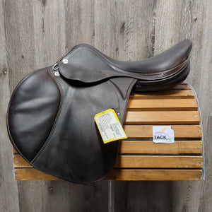 17.5 33cm M *4.5" Prestige X-Meredith Close Contact, 2 Billet Guards, Navy Prestige Cover, Pr 48" Prestige Stirrup Leathers, Med Front & Large Back Blocks, Synthetic Wool Panels, Calfskin, Flaps: 13"W x 13"L Serial #: 17 33 0804 1014 s5AA