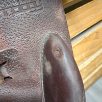 17.5 33cm M *4.5" Prestige X-Meredith Close Contact, 2 Billet Guards, Navy Prestige Cover, Pr 48" Prestige Stirrup Leathers, Med Front & Large Back Blocks, Synthetic Wool Panels, Calfskin, Flaps: 13"W x 13"L Serial #: 17 33 0804 1014 s5AA
