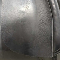 17.5 W *5.5" Hulsebos Zadels WB4 Dressage Saddle, Xlg Front Block, Wool Flocking, Lg Rear Gusset Panel, Shoulder Relief Panels, Flaps: 17.5"L x 12"W Serial #: 17.5 W 29 03 410 WB4
