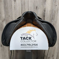 17.5 MW *5.25" Kentaur Elektra Dressage Saddle, Navy Fleece Kentaur Cover, Wool Flocking, Rear Gusset Panels, Xlg Front Blocks, Flaps: 17.75"L x 13"W Serial #: 4409 077
