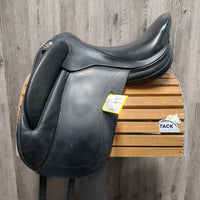 17.5 Adj *Red/Wide In Patrick Saddlery Rigel Dressage Monoflap, Xlg Exterior Blocks, Wool Flocking, Upswept Panels, Flaps:16.5"L x 12"W Serial #:17.5 07 2013 Custom Fit Profile
