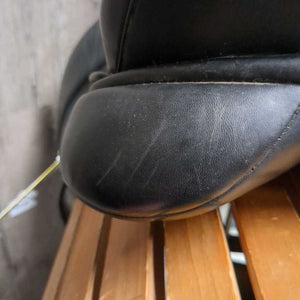 18 MW *5.5" Pariani Dressage Saddle, Navy Pariani Cover, Wool Flocking, Med Front Blocks, Rear Gusset Panels, Flaps: 16.75"L x 12"W Serial #: 18" 1008 1161