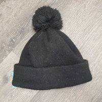 Touque, PomPom, embroidered *gc, mnr hair, pilly, clumpy
