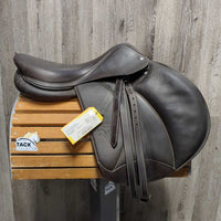 17.5" M *5" Voltaire Palm Beach Close Contact, Pr Voltaire Stirrup Leathers, 2 Billet Guards, 2 D Ring Attachments, Brown Voltaire Cover, Foam Panels, Med Front & Back Blocks, Pro Panels, Flaps: 14.5"L x 14"W Serial #: 0992 22 17.5 3AA M/M Pro B15