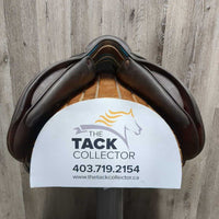 $ Reduced!! 17.5" M *5" Voltaire Palm Beach Saddle, Voltaire Leathers, 2 Billet Guards, 2 D Ring Attachments, Brown Voltaire Cover, Foam Panels, Med Front & Back Blocks, Pro Panels, Flaps: 14.5"L x 14"W Serial #: 0992 22 17.5 3AA M/M Pro B15
