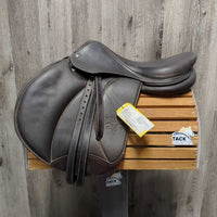 17.5" M *5" Voltaire Palm Beach Close Contact, Pr Voltaire Stirrup Leathers, 2 Billet Guards, 2 D Ring Attachments, Brown Voltaire Cover, Foam Panels, Med Front & Back Blocks, Pro Panels, Flaps: 14.5"L x 14"W Serial #: 0992 22 17.5 3AA M/M Pro B15
