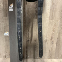 18" *adj - Blue - M/W Gullet in Kent & Masters Dressage Saddle, Burg K&M Fleece Cover, Wool Flocking, Front & Back Gusset Panels, Lg Front Exterior Blocks, Flaps: 16.5"L x 9"W Serial #: 33040
