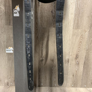 18" *adj - Blue - M/W Gullet in Kent & Masters Dressage Saddle, Burg K&M Fleece Cover, Wool Flocking, Front & Back Gusset Panels, Lg Front Exterior Blocks, Flaps: 16.5"L x 9"W Serial #: 33040