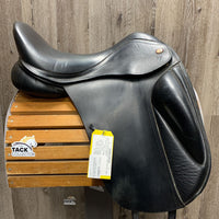 18" *adj - Blue - M/W Gullet in Kent & Masters Dressage Saddle, Burg K&M Fleece Cover, Wool Flocking, Front & Back Gusset Panels, Lg Front Exterior Blocks, Flaps: 16.5"L x 9"W Serial #: 33040
