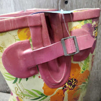 Pr Med Rain Boots, floral *gc, mnr dirt & rubs, hay, pebbles
