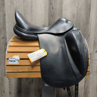 17" MW *5.25" Prestige X Helen K Monoflap Dressage Saddle, Navy Prestige Cover, XLg External Front Blocks, Synthetic Wool Flocking, Flaps: 16.25"L x 9.75"W Serial #: 17 34 07790220 *adjusted to 33cm 2021
