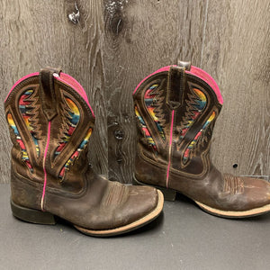 Childrens Square Toe Cowgirl Boots *gc, dirt, stains, hair in soles, toe & heel scruffs, uneven heel wear