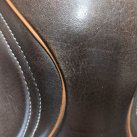 17.5 M *5" JA Saddlery Close Contact, 2 Billet Guards, Foam Panels, Med/Lg Front & Back Blocks, Flaps: 13.5"L x 13.5"W
