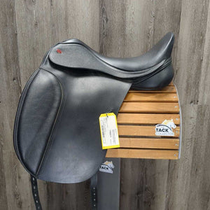 18" Adj *Blue/M-W Gullet In Kent & Masters S-Series, Dressage Saddle, Lg Front Velcro Blocks, Front & Rear Gusset Panels, Wool Flocking, Flaps: 17.75"L x 12.5"W Serial #: 51907 MDM 18