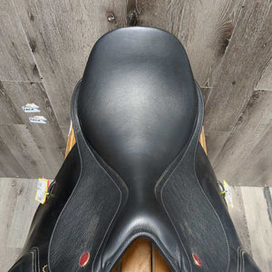 18" Adj *Blue/M-W Gullet In Kent & Masters S-Series, Dressage Saddle, Lg Front Velcro Blocks, Front & Rear Gusset Panels, Wool Flocking, Flaps: 17.75"L x 12.5"W Serial #: 51907 MDM 18