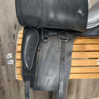 18" Adj *Blue/M-W Gullet In Kent & Masters S-Series, Dressage Saddle, Lg Front Velcro Blocks, Front & Rear Gusset Panels, Wool Flocking, Flaps: 17.75"L x 12.5"W Serial #: 51907 MDM 18
