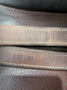 17.5" MW *5" Antares Signature Close Contact, 2 Billet Guards, Navy Antares Nylon Fleece Cover, 52" Thick Soft Antares Leathers, Foam Panels, Sm Front & Back Blocks, Flaps: 13.25"L x 13.5"W Serial #: 15 3230 AO1 2 A 17.5