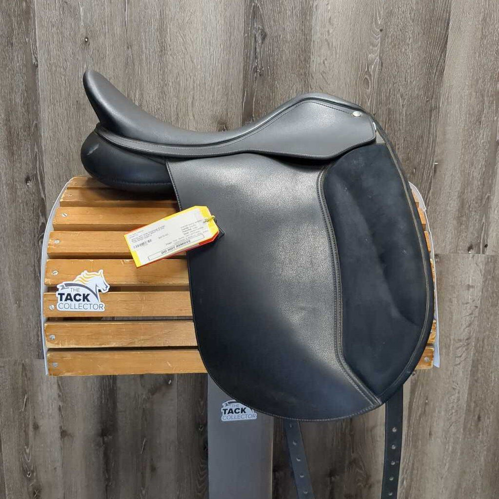 17.5 Adj *XW/White Gullet in Wintec 500 Wide Dressage Saddle, Blue Wintec Cover, CAIR Panels, No Blocks or Extra Gullets, Front & Rear Gusset Panels, Flaps: 17