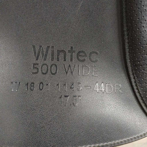 17.5 Adj *XW/White Gullet in Wintec 500 Wide Dressage Saddle, Blue Wintec Cover, CAIR Panels, No Blocks or Extra Gullets, Front & Rear Gusset Panels, Flaps: 17"L x 12.75" Serial #: W 18 01 1143-44DR 17.5"