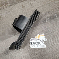 Plastic Curry Comb *gc, mnr dirt, hair, scuffs
