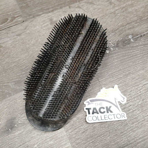 Plastic Curry Comb *gc, mnr dirt, hair, scuffs