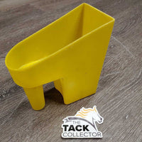 Plastic Feed Scoop *gc, clean, mnr scratches, dirt/residue & stains
