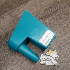 Plastic Feed Scoop *gc, dirty, faded, scrapes, residue