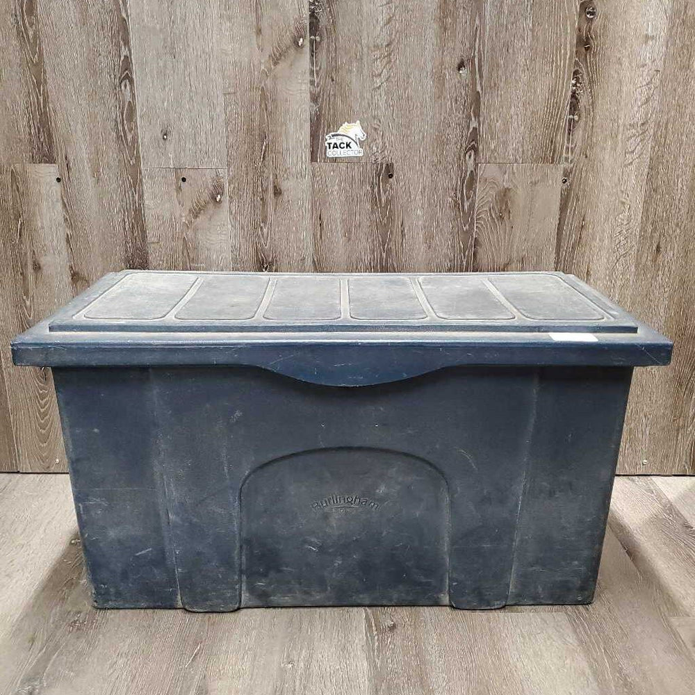 Plastic Trunk *gc, dirty, stains, faded, residue, older, smells (iodine?)