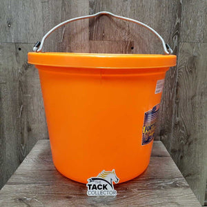 Flat Back Plastic Bucket *vgc, clean, mnr scratches