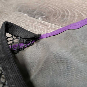 Stall?Front Holder, Mesh Pockets *gc, mnr hair, dirt, frayed edges, attachment??