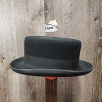 3x Quality Felt Dressage Top Hat, round floral hat box *xc, v.hairy, older?, faded box top
