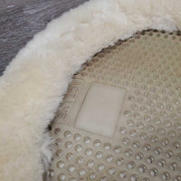 Massage Gel Half Pad with Full Sheepskin *xc, dust, v. mnr hair
