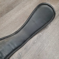 Anatomical Padded Leather Dressage Girth, 2x els *fair, dirty, dry, faded, lining: hard, dry, sharp cracks, hairy seams
