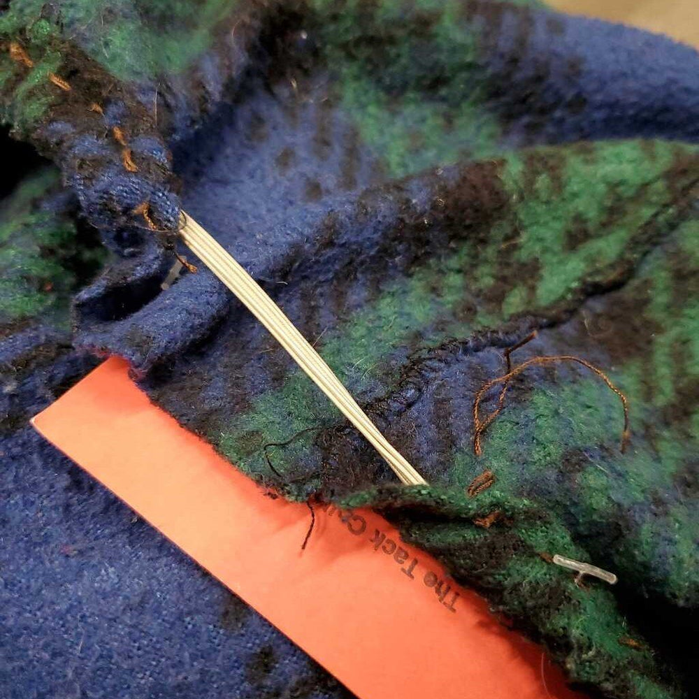 Thin Fleece Saddle Cover *gc/fair, clean, hairy, v.clumpy & pilly, undone stitching & repair