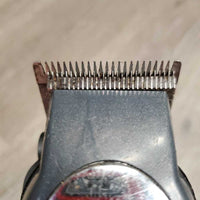 Adj Blade Clippers, Box, Blade, 4 Guards, Cover, oil, comb *WORK, rusty, hairy, older, rubs, SOUND OK
